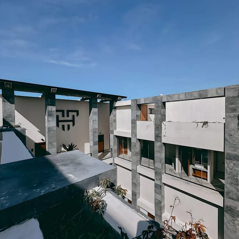 Luxury Penthouse w/ Jungle Views